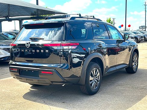 New 2026 Nissan Pathfinder SV image 8