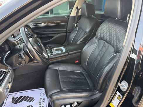 Used 2020 BMW 740i w/ Premium Package image 14