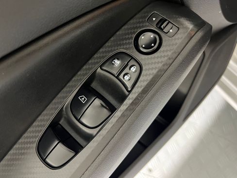 Used 2022 Nissan Altima 2.5 SV image 22