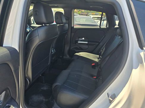 New 2025 Mercedes-Benz GLA 250 4MATIC image 18