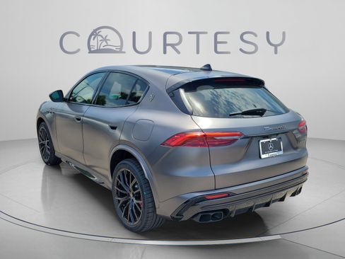 Used 2025 Maserati Grecale Trofeo AWD/4WD image 2