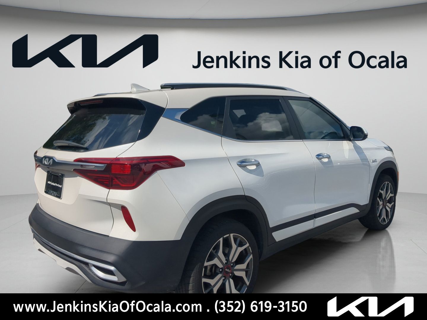 Certified 2023 Kia Seltos SX w/ SX Sunroof Package AWD/4WD image 7