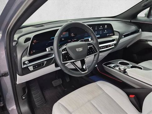 Used 2024 Cadillac Lyriq Luxury AWD/4WD image 10