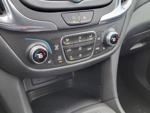 Used 2023 Chevrolet Equinox LT image 19