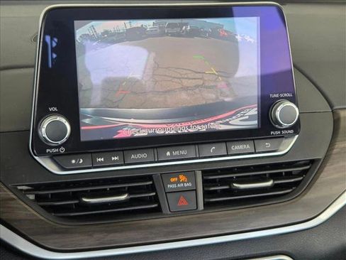 Used 2024 Nissan Altima 2.5 SV image 13