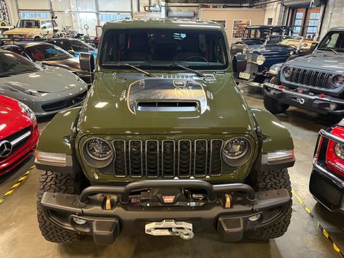 Used 2023 Jeep Wrangler Unlimited Rubicon 392 image 2