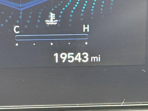 Certified 2024 Hyundai Elantra Limited image 19