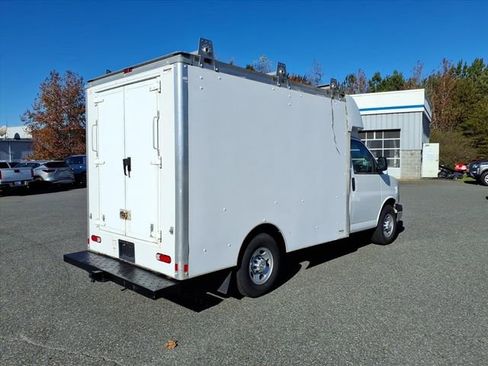 Used 2017 Chevrolet Express 3500 image 5