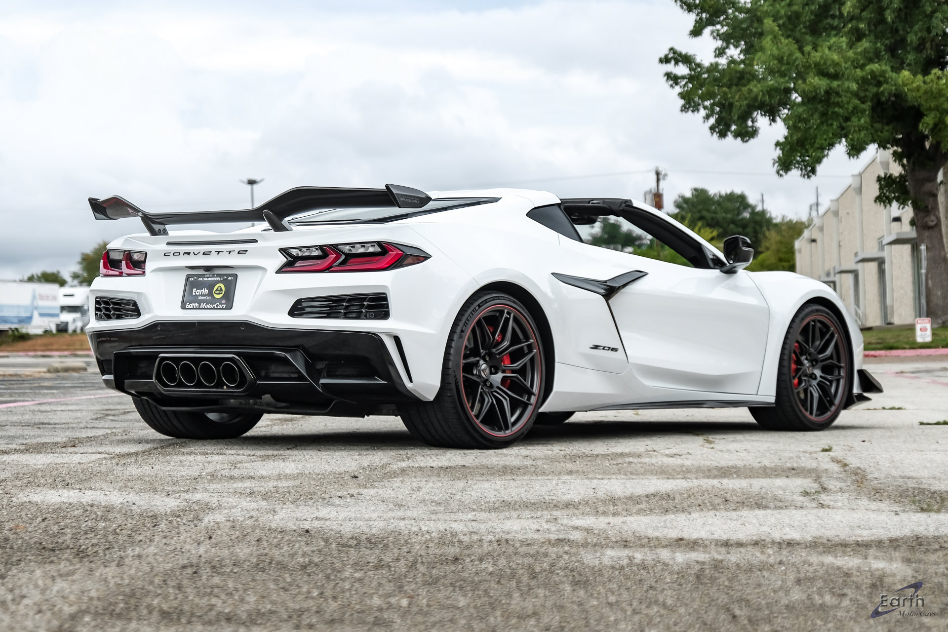 Used 2024 Chevrolet Corvette Z06 w/ Z07 Performance Package RWD image 23