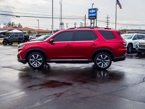 Used 2025 Honda Pilot Elite image 4