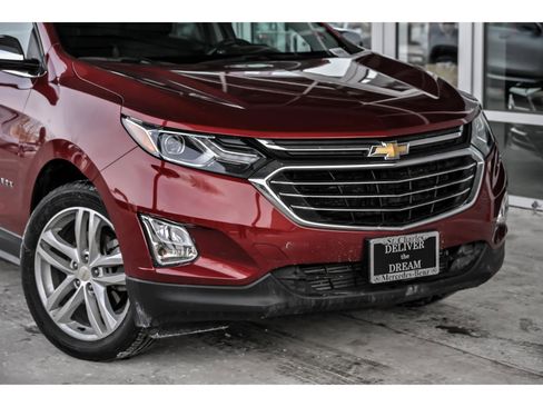 Used 2019 Chevrolet Equinox Premier image 2