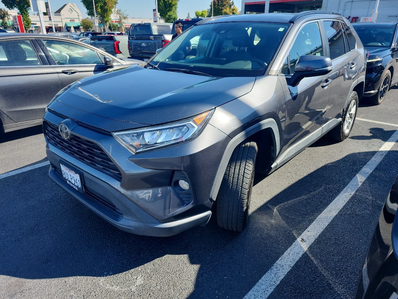 Used 2021 Toyota RAV4 XLE w/ XLE Grade Weather Package AWD/4WD image 1