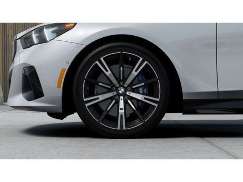 New 2026 BMW 530i xDrive w/ M Sport Package AWD/4WD image 8