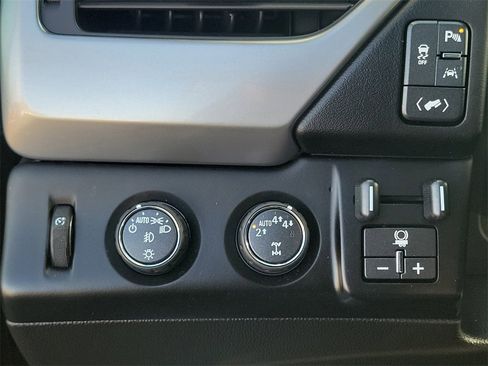 Used 2019 Chevrolet Tahoe Premier image 14