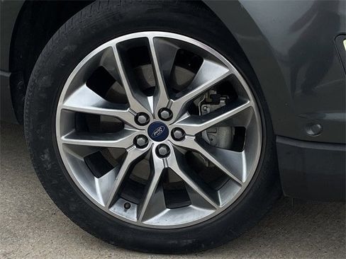 Used 2015 Ford Edge Titanium w/ Equipment Group 302A image 9