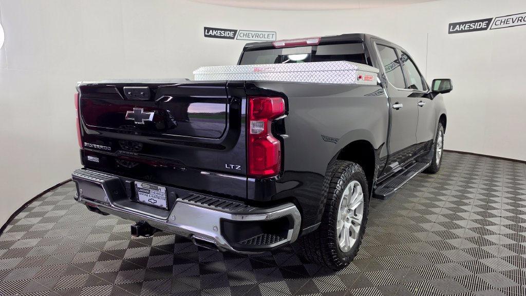 Used 2023 Chevrolet Silverado 1500 LTZ w/ LTZ Convenience Package II AWD/4WD image 4
