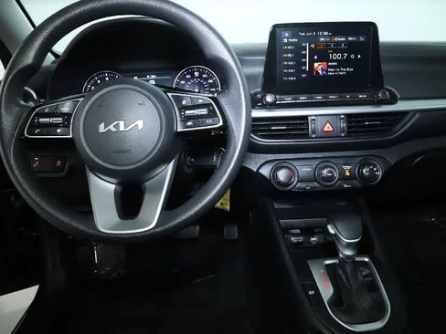 Used 2024 Kia Forte LXS w/ LXS Technology Package FWD image 28