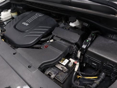 Used 2016 Kia Sedona LX image 11