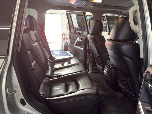 Used 2013 Toyota Land Cruiser AWD/4WD image 51