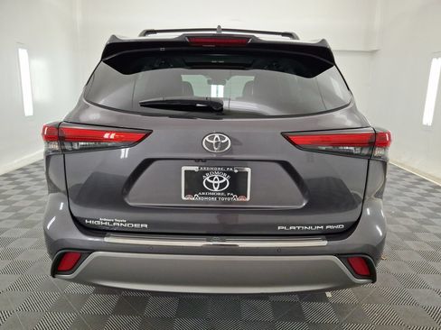 Used 2022 Toyota Highlander Platinum AWD/4WD image 23