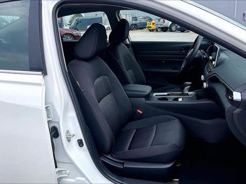 Certified 2025 Nissan Altima 2.5 S image 9