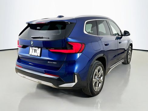 Used 2023 BMW X1 xDrive28i w/ Premium Package AWD/4WD image 5