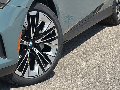 New 2026 BMW 530i w/ Premium Package image 3