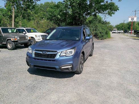 Used 2017 Subaru Forester 2.5i Limited AWD/4WD image 3