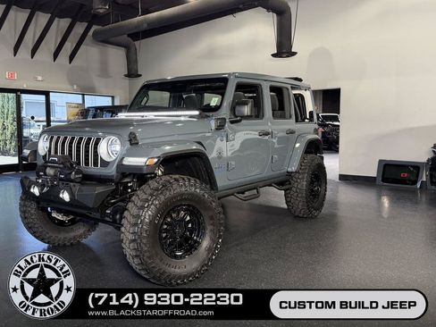 Used 2025 Jeep Wrangler Unlimited Sahara w/ Safety Group AWD/4WD image 34
