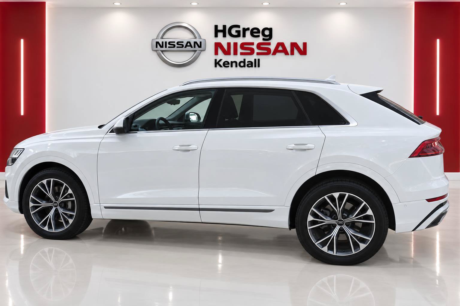 Used 2023 Audi Q8 Premium Plus w/ Premium Plus Package AWD/4WD image 2