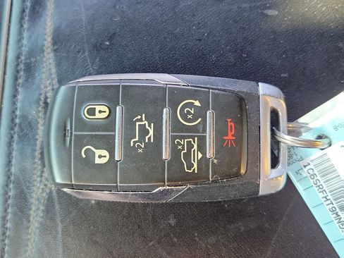 Used 2021 RAM 1500 Limited w/ Body Color Bumper Group image 33