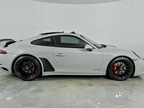 Used 2018 Porsche 911 GT3 RS image 11