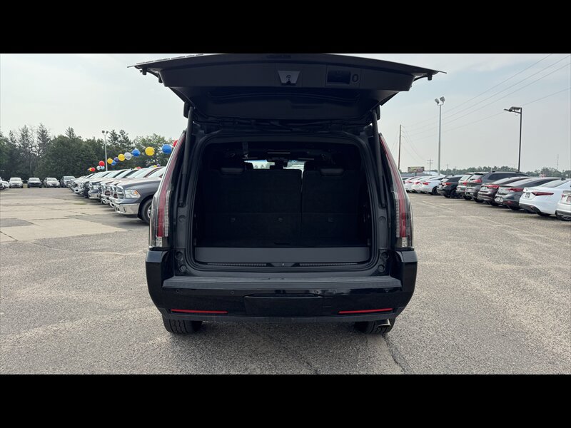 Used 2017 Cadillac Escalade Platinum AWD/4WD image 7