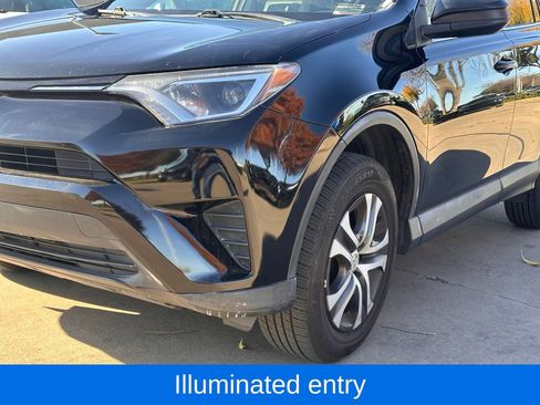 Used 2017 Toyota RAV4 LE image 7