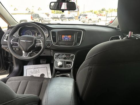 Used 2016 Chrysler 200 Limited FWD image 19