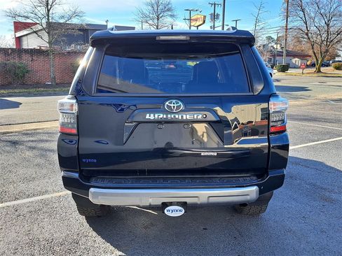 Used 2017 Toyota 4Runner 4WD image 5