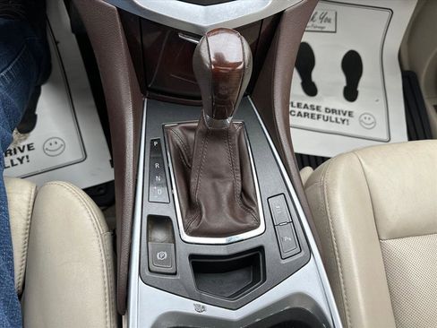 Used 2011 Cadillac SRX Luxury image 31