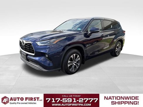 Used 2021 Toyota Highlander XLE AWD/4WD image 7