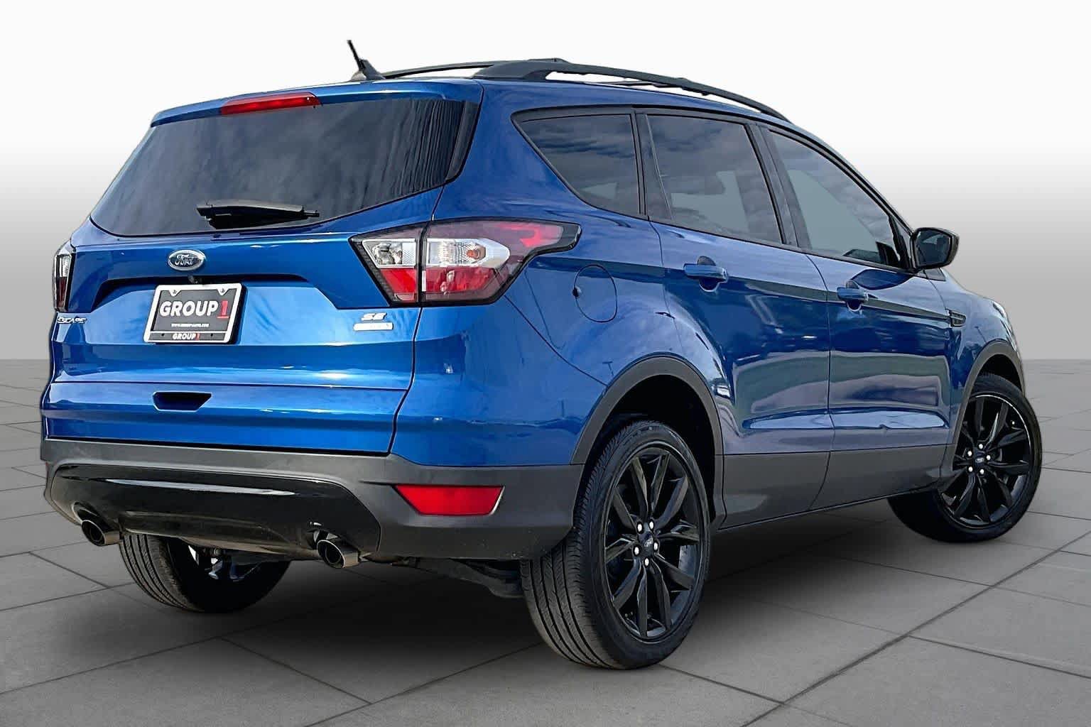 Used 2018 Ford Escape SE w/ SE Sport Appearance Package FWD image 12