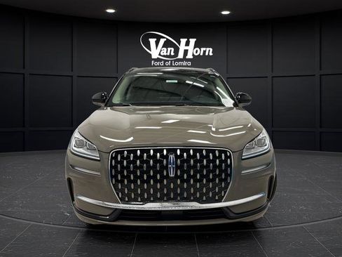 Used 2025 Lincoln Corsair Grand Touring image 8