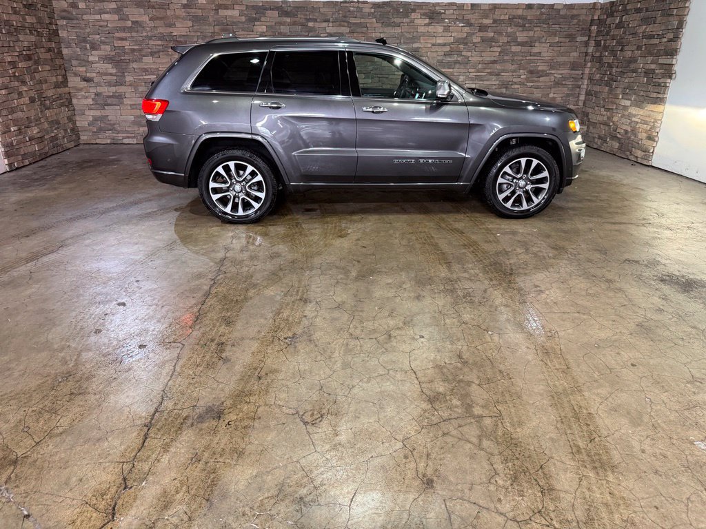 Used 2018 Jeep Grand Cherokee Overland AWD/4WD image 10