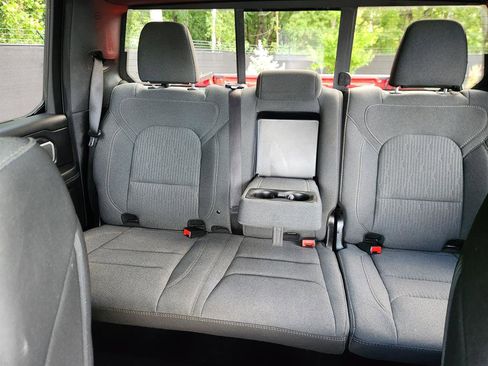 Used 2021 RAM 1500 Big Horn image 18