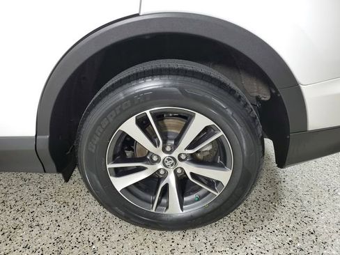 Used 2018 Toyota RAV4 XLE FWD image 10