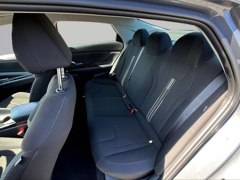 Used 2024 Hyundai Elantra SEL FWD image 21