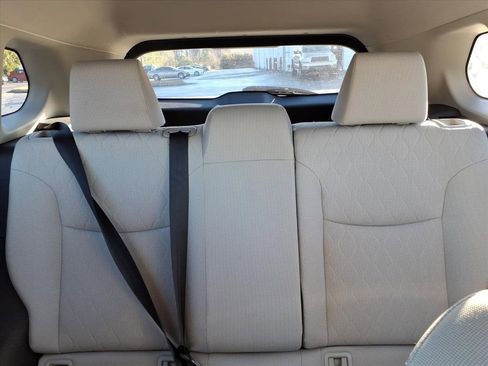 Used 2022 Toyota Corolla Cross LE image 16