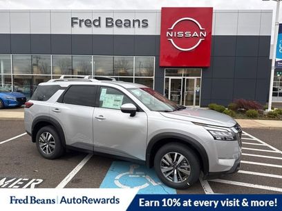 New 2025 Nissan Pathfinder SL w/ Lighting Package (N92)