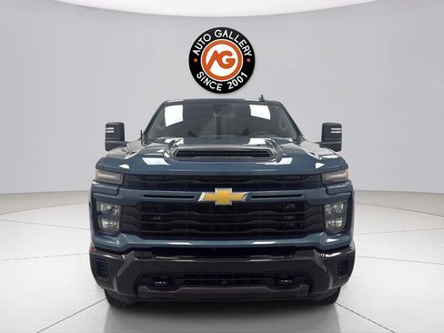 Used 2025 Chevrolet Silverado 2500 Custom w/ Custom Value Package AWD/4WD image 2