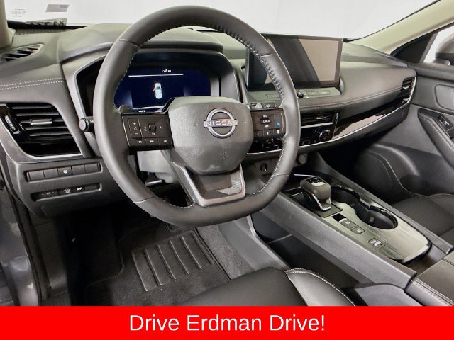 Used 2025 Nissan Rogue SL FWD image 7