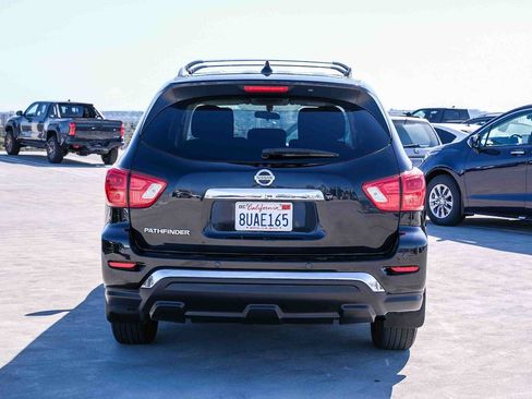 Used 2020 Nissan Pathfinder S FWD image 5