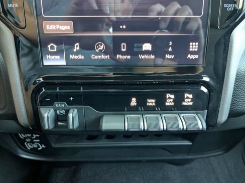 Used 2026 RAM 2500 Big Horn AWD/4WD image 19